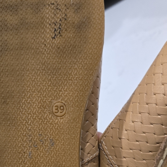 Charix Woven Leather Tan Slip On Flats Sz 39 8.5 Womens A - Picture 6 of 6